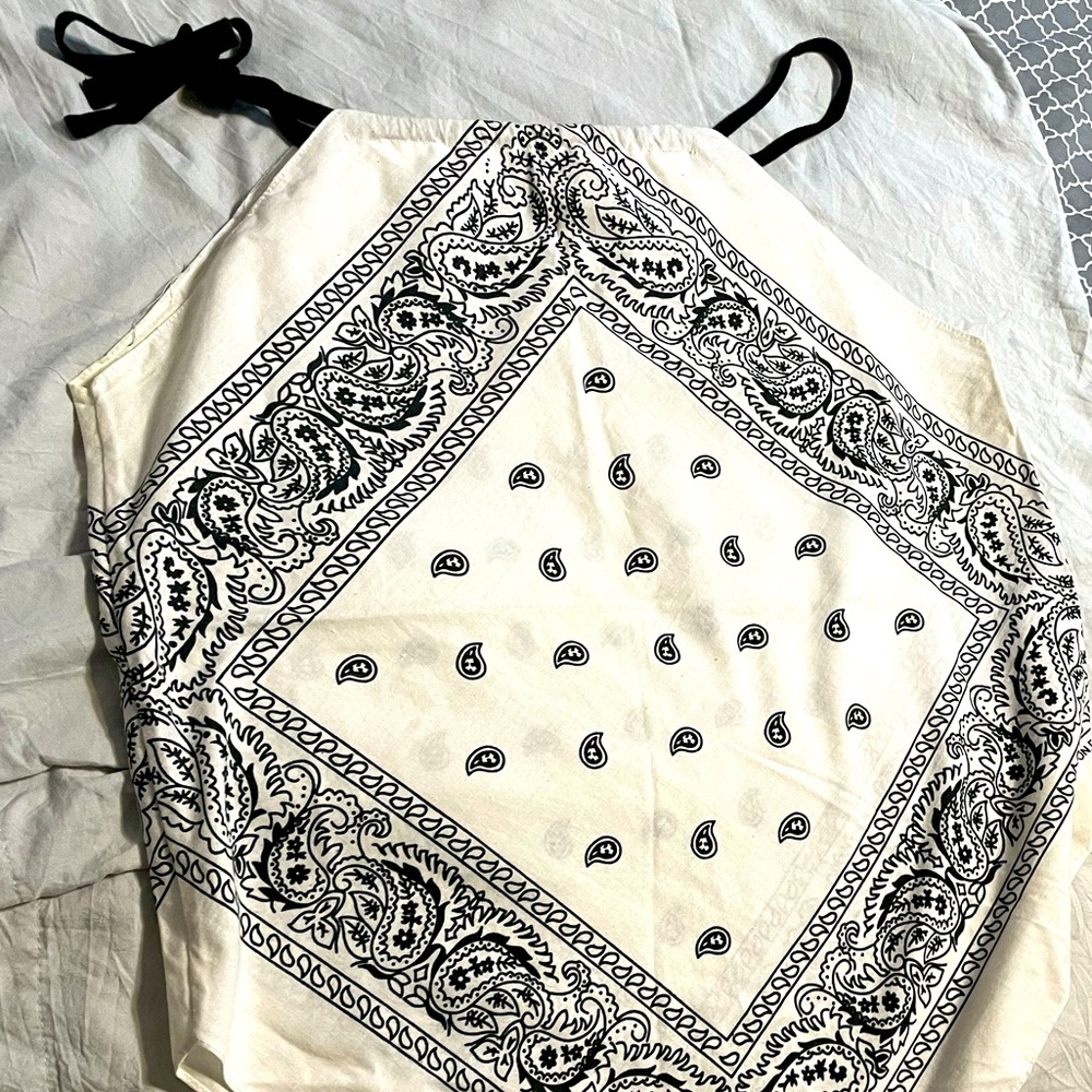 BANDANA hankerchief crop Top color white/black small Size handmade unused